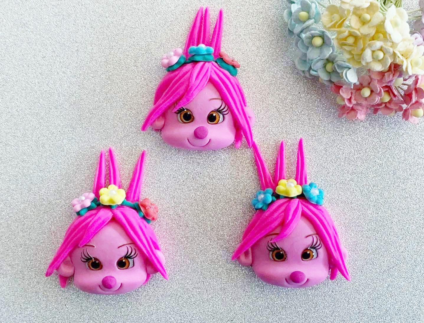 PINK SKINNED GIRL HEADS